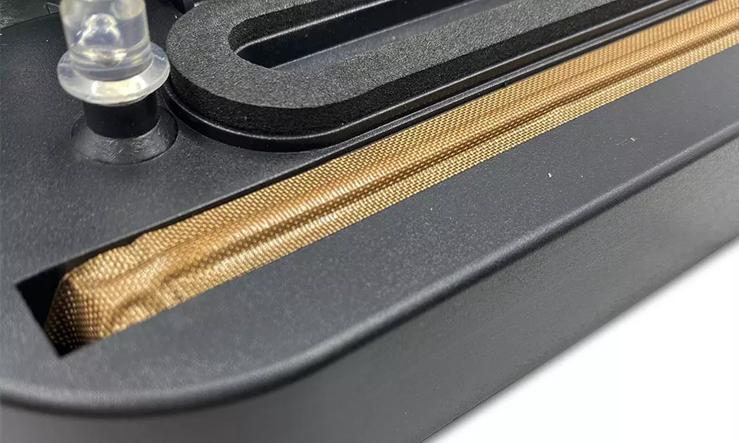 Macchina sigilla sacchetti per conservare alimenti sottovuoto