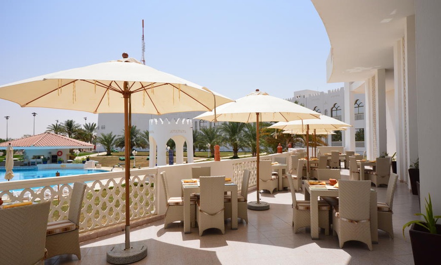 Image 3: Al Gharbia: 2-Night NYE Stay with Full Board