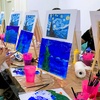 Image 1: Taller de pintura con vino y chuches ilimitadas para 1 o 2 personas
