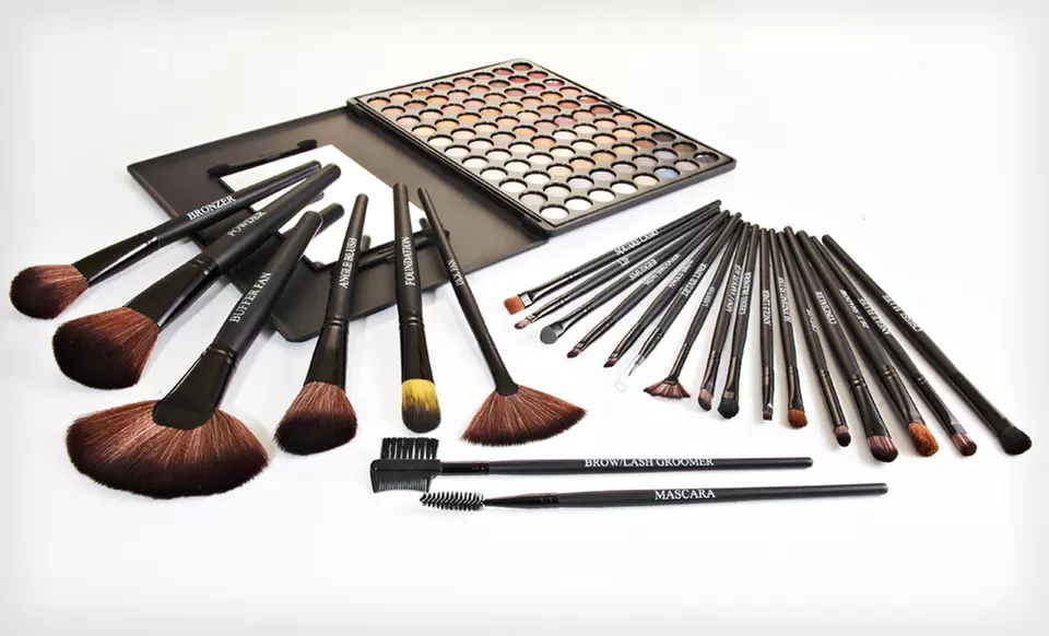 $25.99 for a Beauté Basics 24-Piece Makeup Brush Set ($149.95 List Price). Free Shipping and Returns. - Primary Image