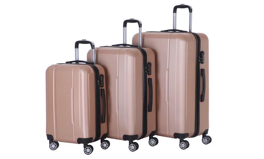 Image 18: Three-Piece Luggage Set