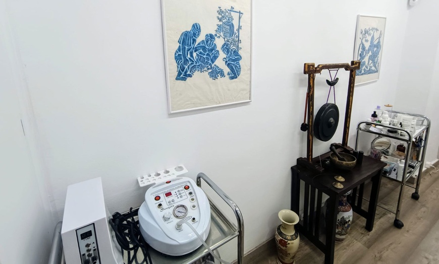 Image 13: Hasta 9 sesiones de electroestimulación y masaje drenante en Les Corts
