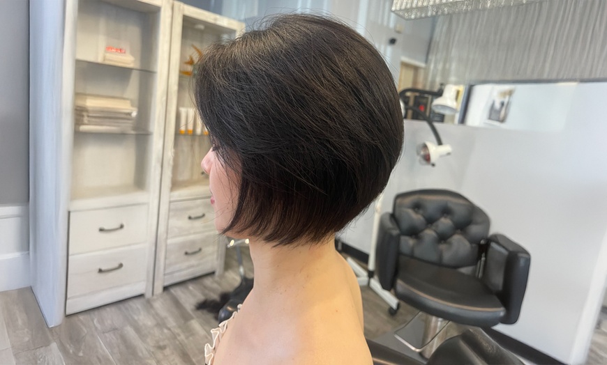 Image 4: Luxurious Highlights, Haircut, and Deep Conditioning Treatments