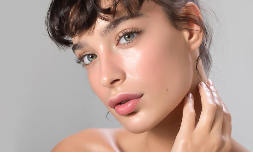 Image 4: Hollywood peeling con mascarilla de carbón activo y láser