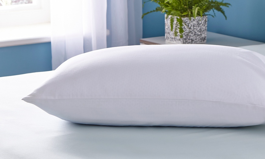 Image 3: Two Silentnight Cool Touch Pillowcases