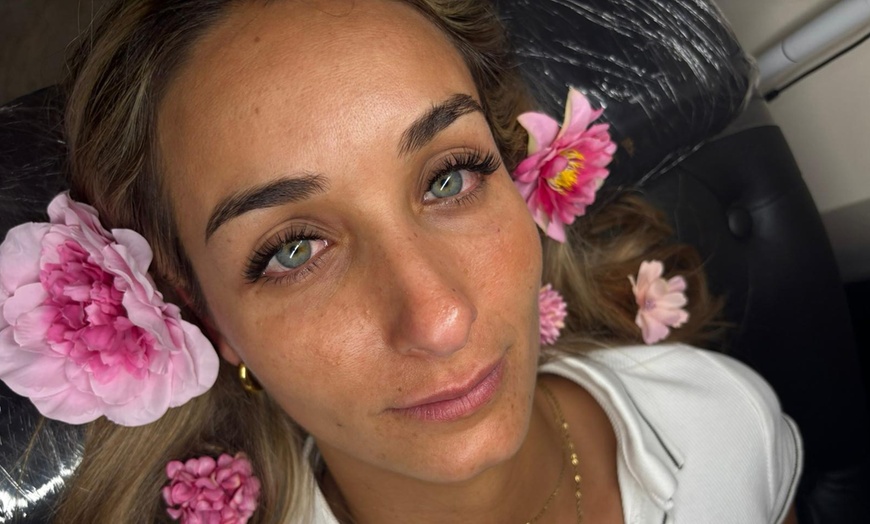 Image 1: Lifting y tinte, diseño y depilación y laminado y tinte de cejas
