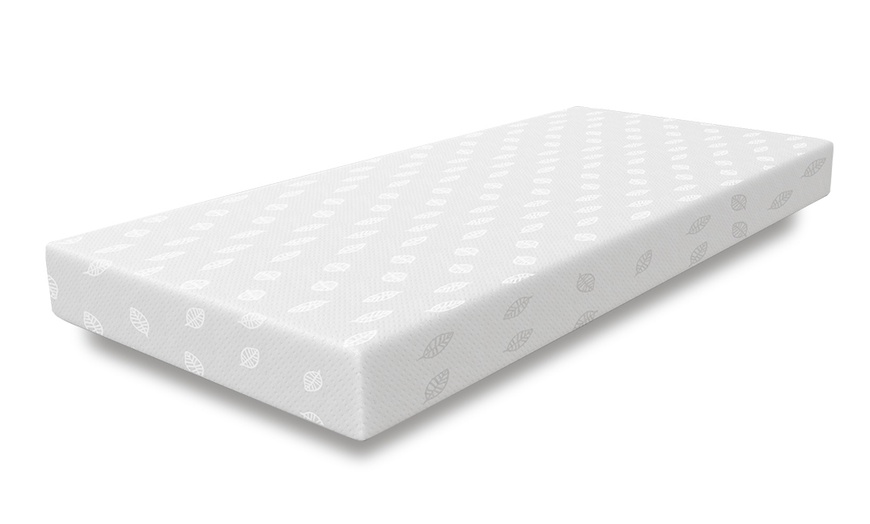 Image 2: Memory Foam Mattress with Breathable Quilted Knit Fabric 