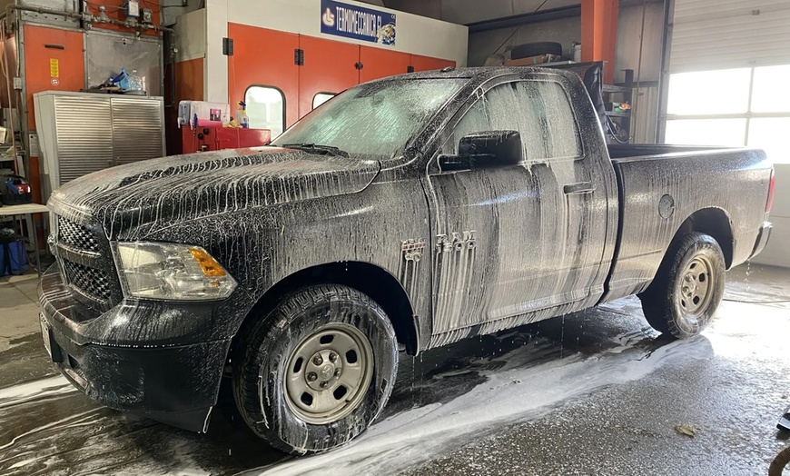 Image 5: Ultimate Car Detailing With Crystal Clear and Aqua Shine Deluxe Detail 