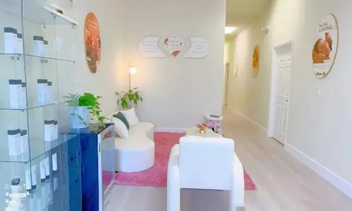 Rejuvenating Head Spa & Aromatherapy Experiences at Yi Spa