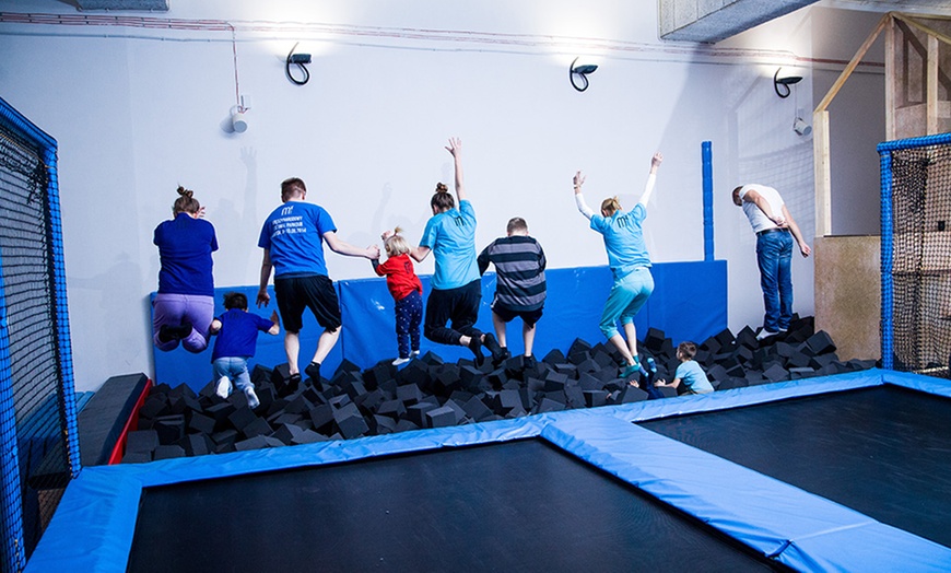 Image 4: Wejście na trampoliny, parkour i więcej
