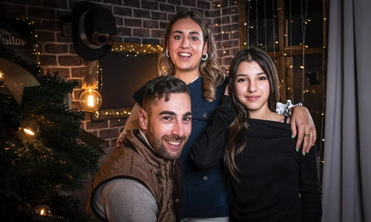 Sesión de foto en estudio para hasta 4 personas (10 o 20 fotos)