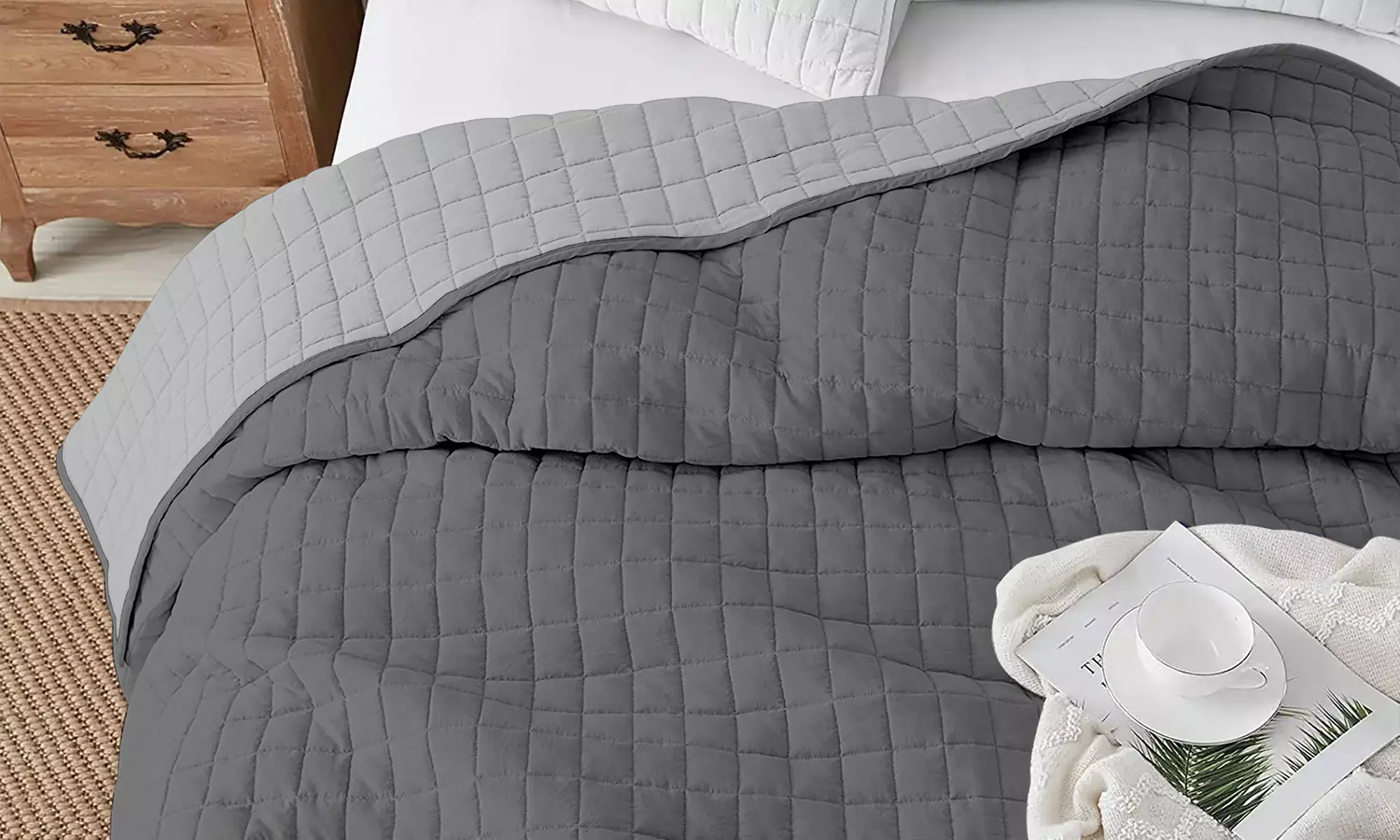 Italian 4-Season Two-Tone Hypoallergenic Quilt