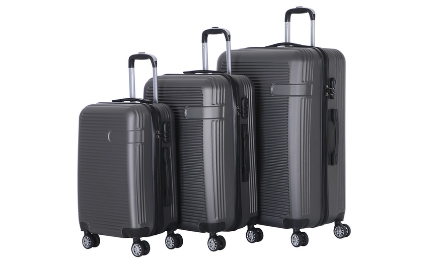 Image 16: Three-Piece Luggage Set