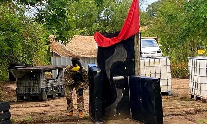 Image 4: Paintballing for 5 or 10 Players Including 100 Paintballs Each 