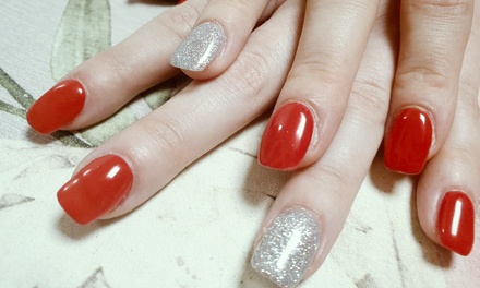 Pose de vernis semi-permanent sur mains ou pieds - La Vallée Des Roses