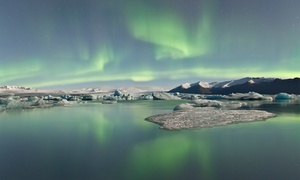 ✈ 5-Day Iceland Northern-Lights Trip & Airfare