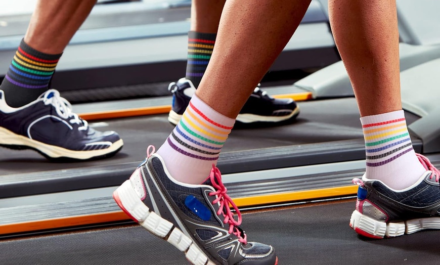 Image 4: 1x, 6x oder 12x Crew-Socken mit Regenbogenmuster