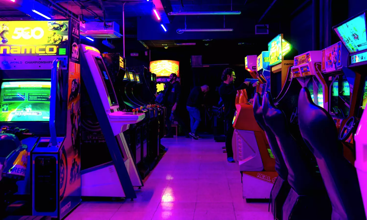 Pase o descuento del 10 % para evento en sala de recreativos retro