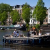 Image 10: Beleef een privé boottocht door de betoverende grachten van Amsterdam