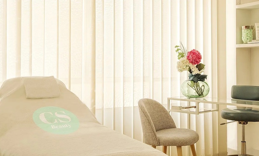 Image 2: Limpieza facial con alta frecuencia y microdermoabrasión para 1