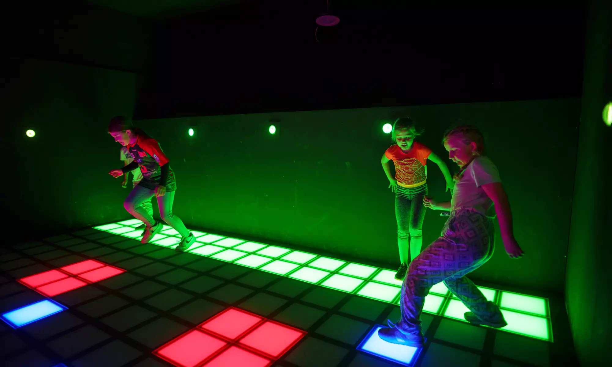 30 Min. Pixel Games das interaktive Bewegungsspiel für 2 - 6 Personen