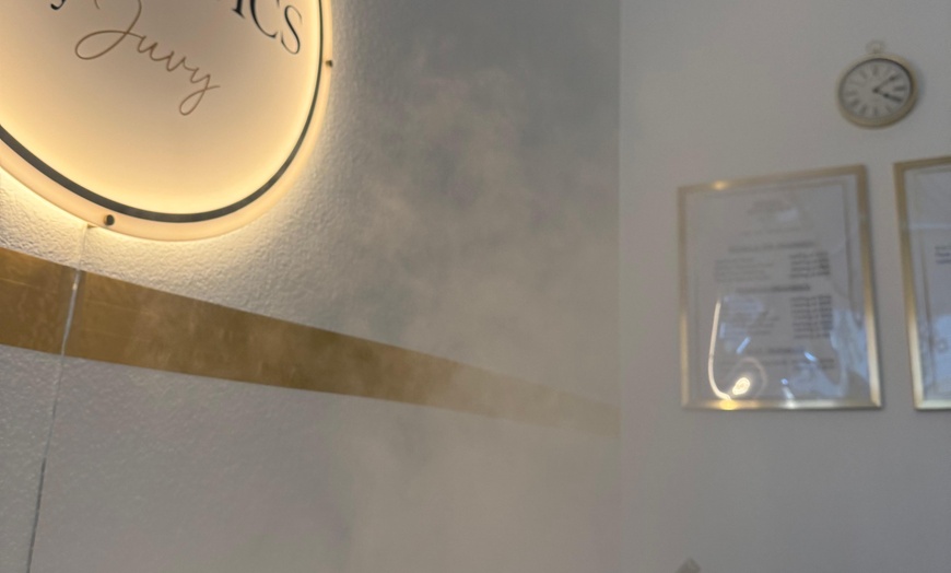 Image 4: One, Two or Three 60-Minute Signature Facials with Chemical Peels