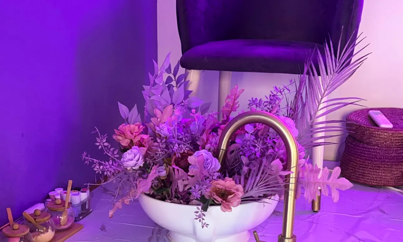 Modelage relaxant des jambes pour une sensation de légèreté