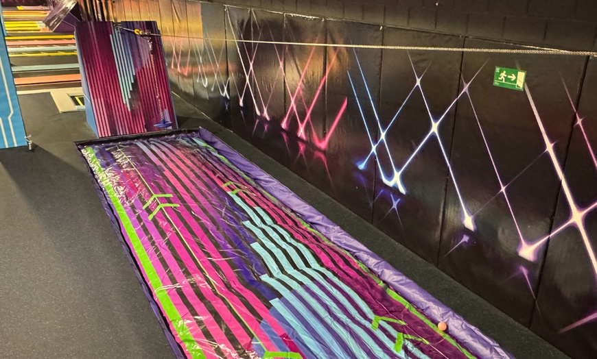 Image 10: 1 hora de saltos en parque de colchonetas World Jump para 1 persona