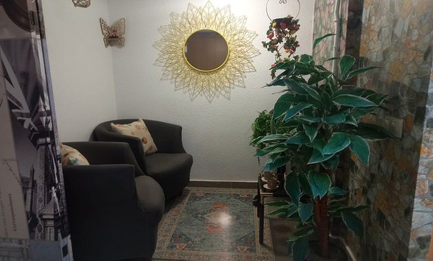 Image 7: Masaje relajante con piedras calientes de 30, 45 o 60 minutos 