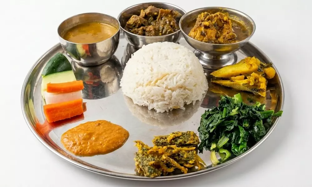 Nepalese Feast: Thali, Starters & Drinks for 2 or 4