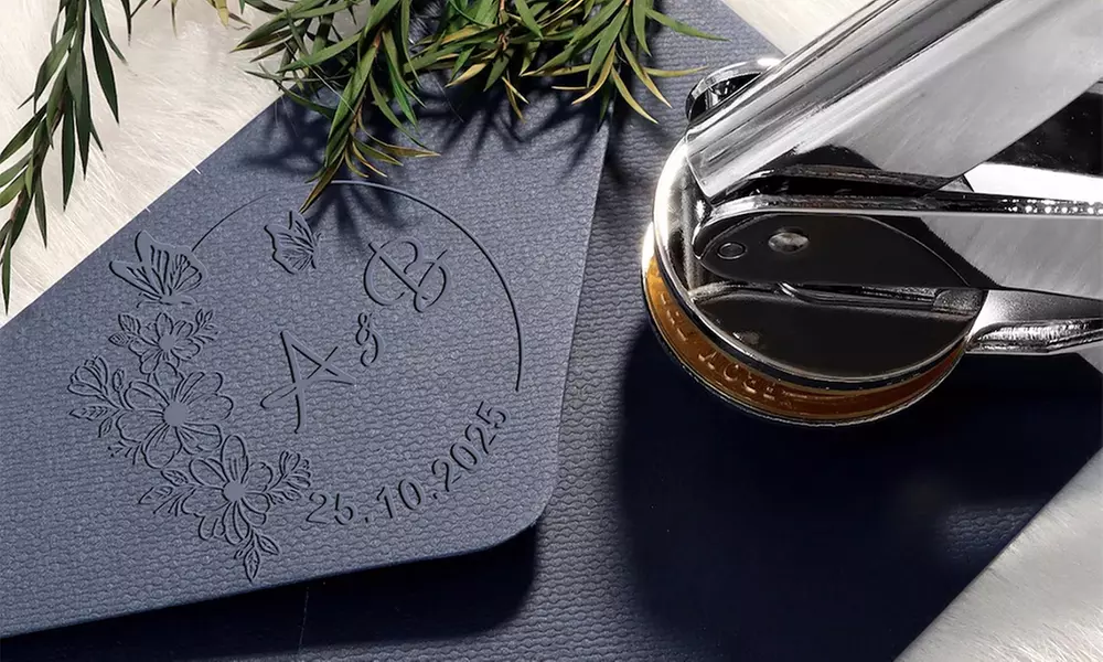 1-2 personalisierbare Stempel mit eigenem Text in Design nach Wahl