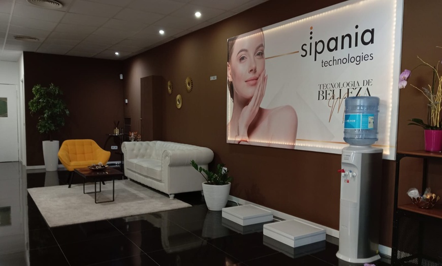 Image 2: Tratamiento de relleno dérmico con infiltración en una zona facial 