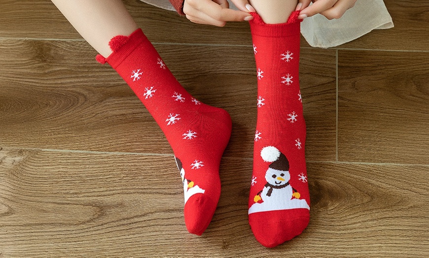 Image 6: 5x Pairs of Christmas Socks