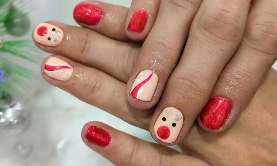 Manicura, pedicura o SPA con esmaltado semipermanente