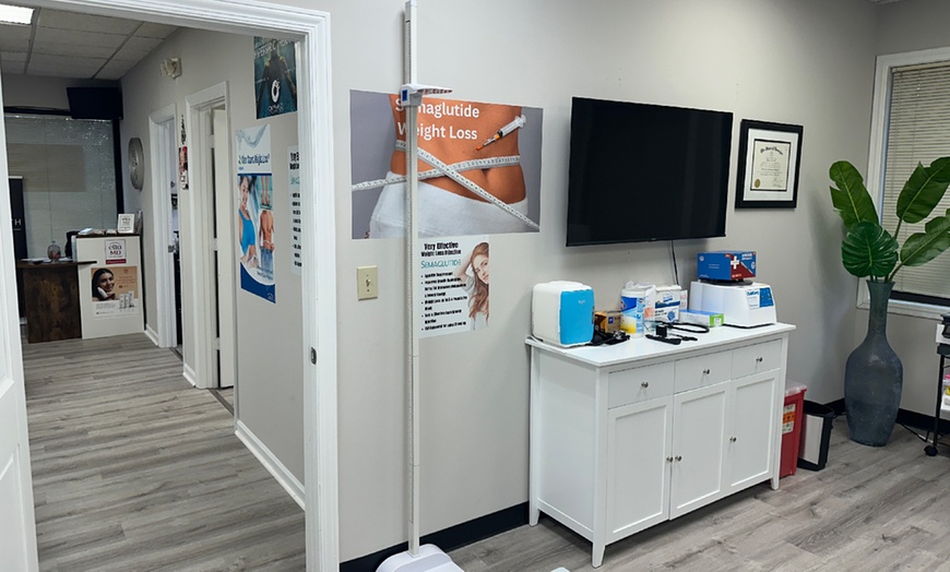 Image 8: Up to 59% Off on Microblading at Elbrow bar by Health & Glamour MD