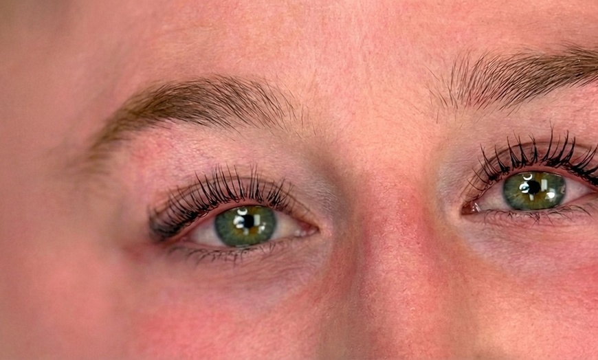 Image 3: Transform Your Lashes: Eyelash Lift Treatment with Optional Tinting