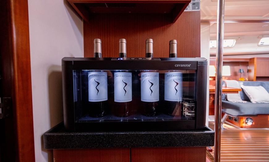 Image 18: Paseo de 2 horas en velero con bebida y picoteo para 1 o 2 personas