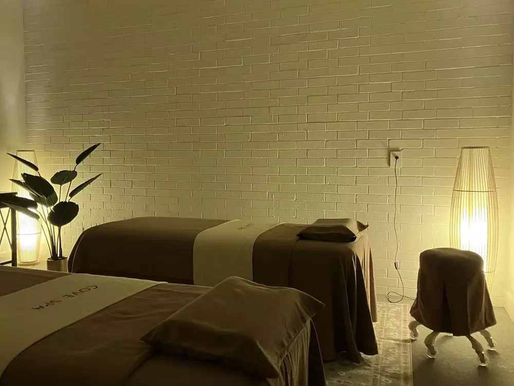 60 or 90 Minute Massage for One or Couples / Head Spa Session for One