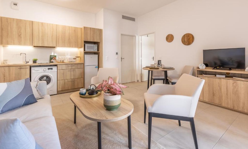 Image 3: Villeneuve-Loubet : appartement 1 chambre, petit-déjeuner en option