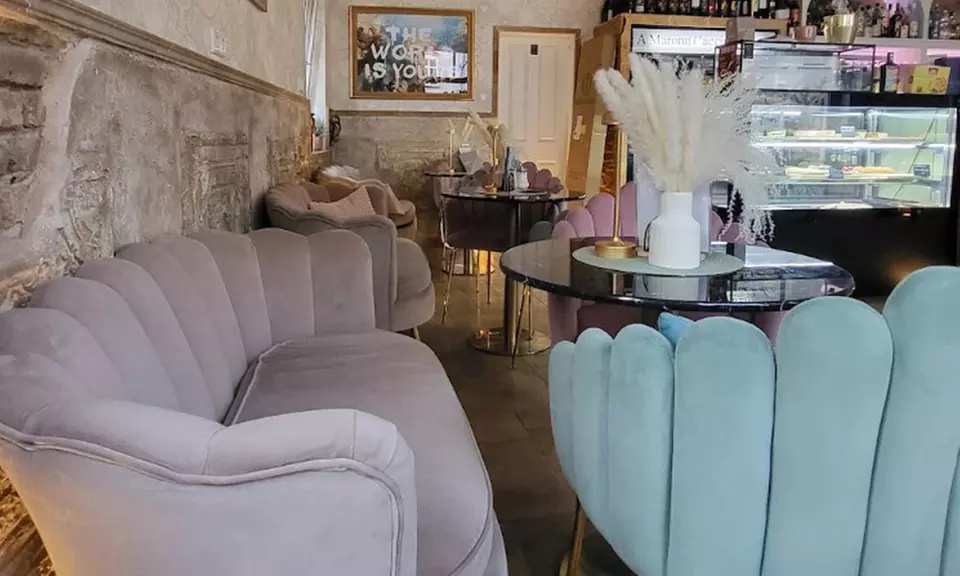 Italienisches Frühstück mit Croissant & Heißgetränk für 1 - 4 Personen