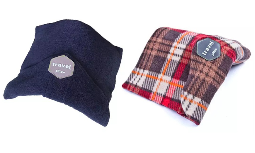Image 13: Almohada de viaje con diseño de bufanda ajustable y forro polar