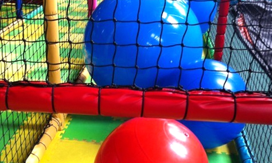 Image 3: Kids' Soft Play Party