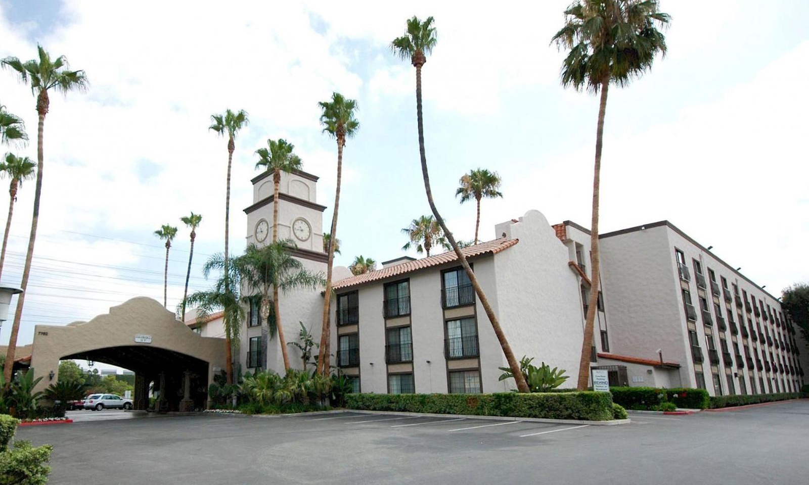 Buena Park Grand Hotel and Suites - Book Now!
