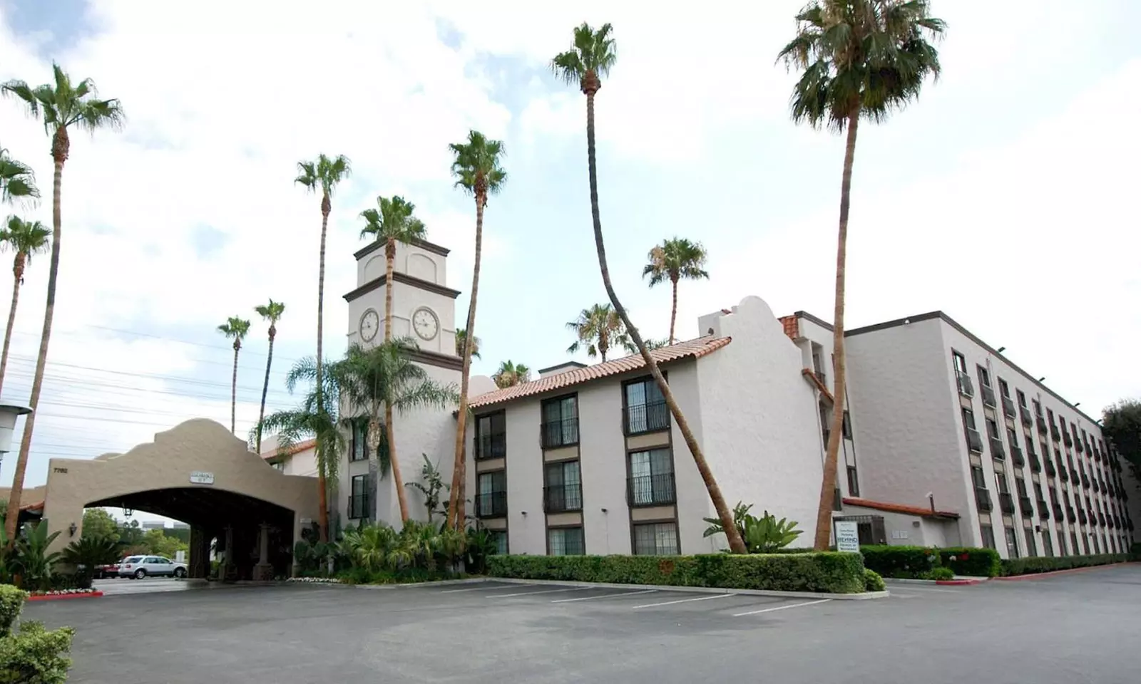 Buena Park Grand Hotel and Suites - Book Now!