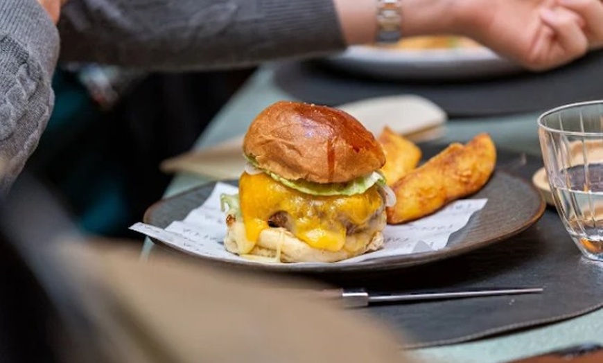 Image 21: Menú fusión a elegir entre clásico o prémium para 2 o 4 personas 