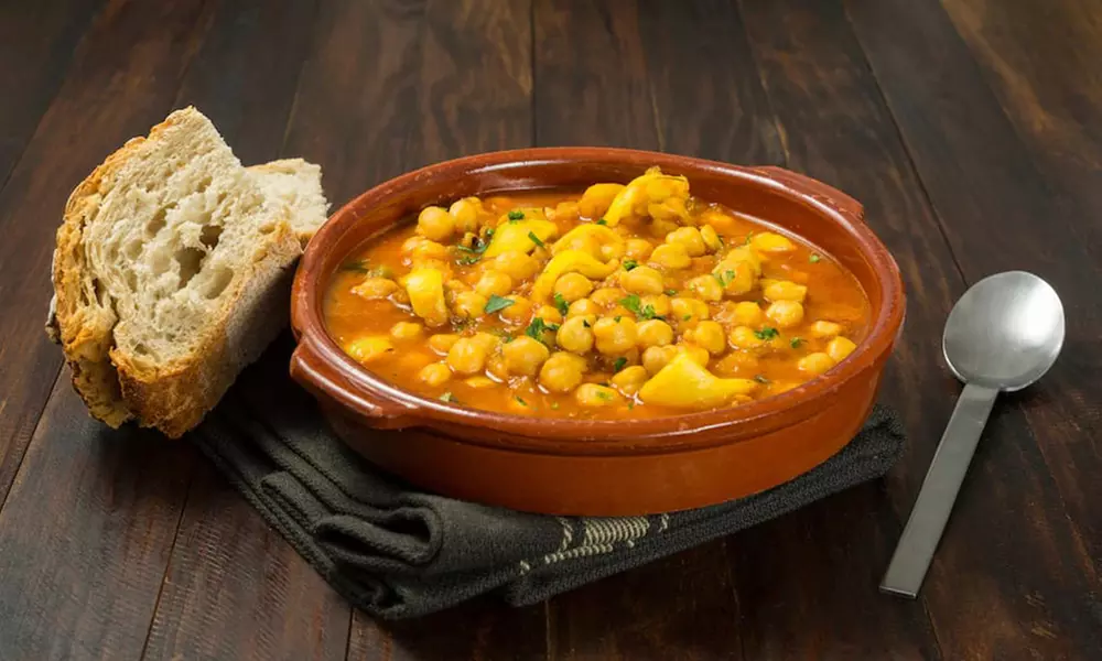 Menú canario para 2 o 4 personas con entrantes, postre y bebida