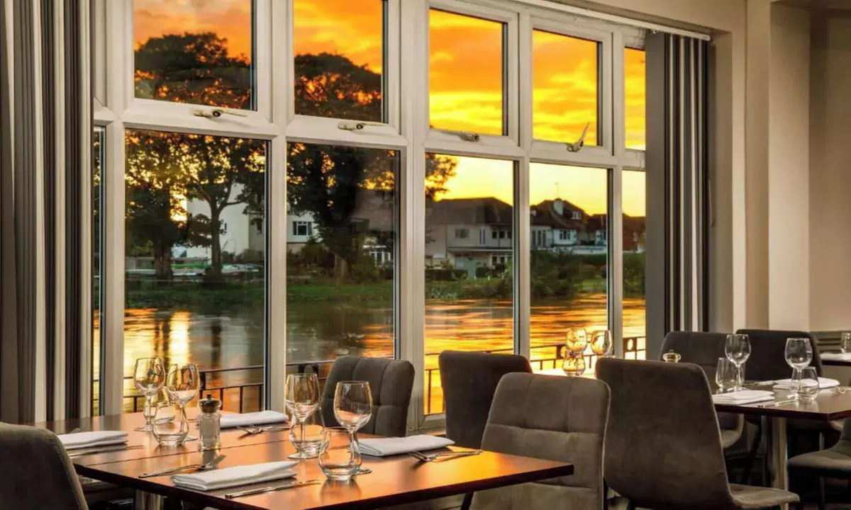 Surrey: Classic Double Room/Double River View Room for Two