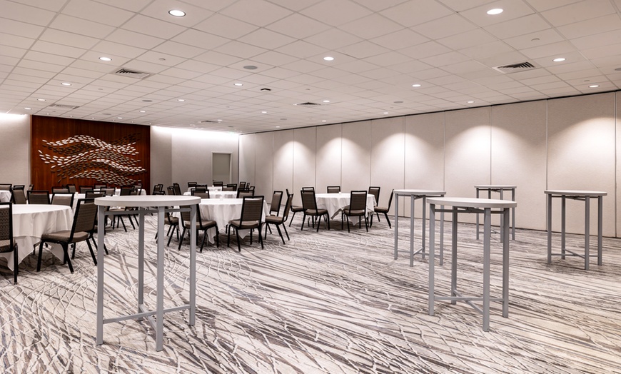 Image 27: Stay at Waikiki Beach Upscale Alohilani Hotel