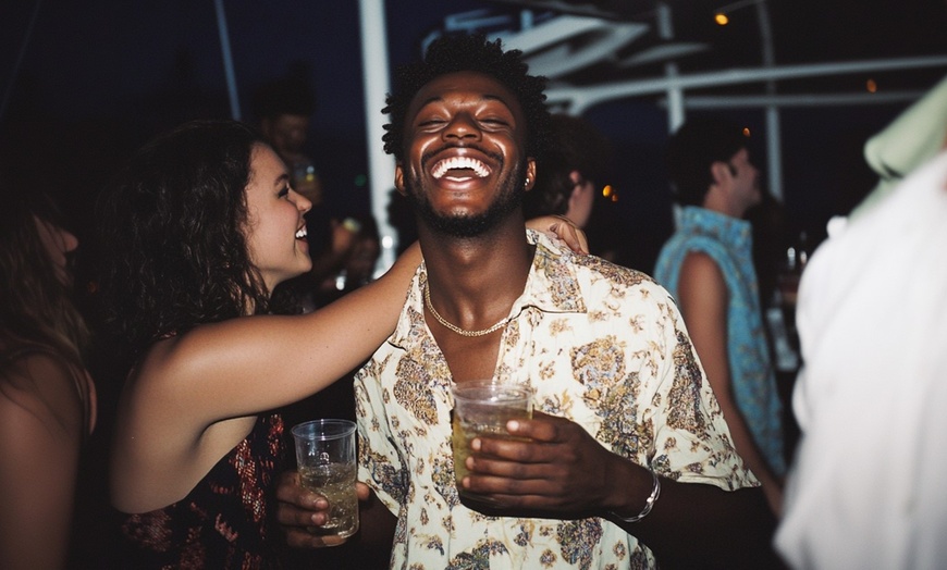 Image 8: 3-Hour Miami Hip-Hop Yacht Party with Live DJs & Free Drinks