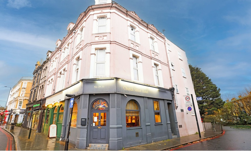 Image 1: London: Standard / Superior Double Room for Two with Breakfast